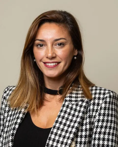 Cláudia Daniel